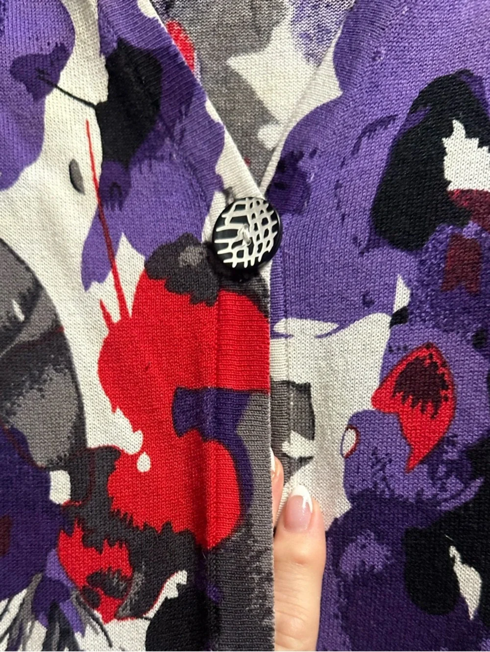 Peter Nygard Medium Floral V-Neck Cardigan Sweater - Purple/White One Button - Picture 2 of 10